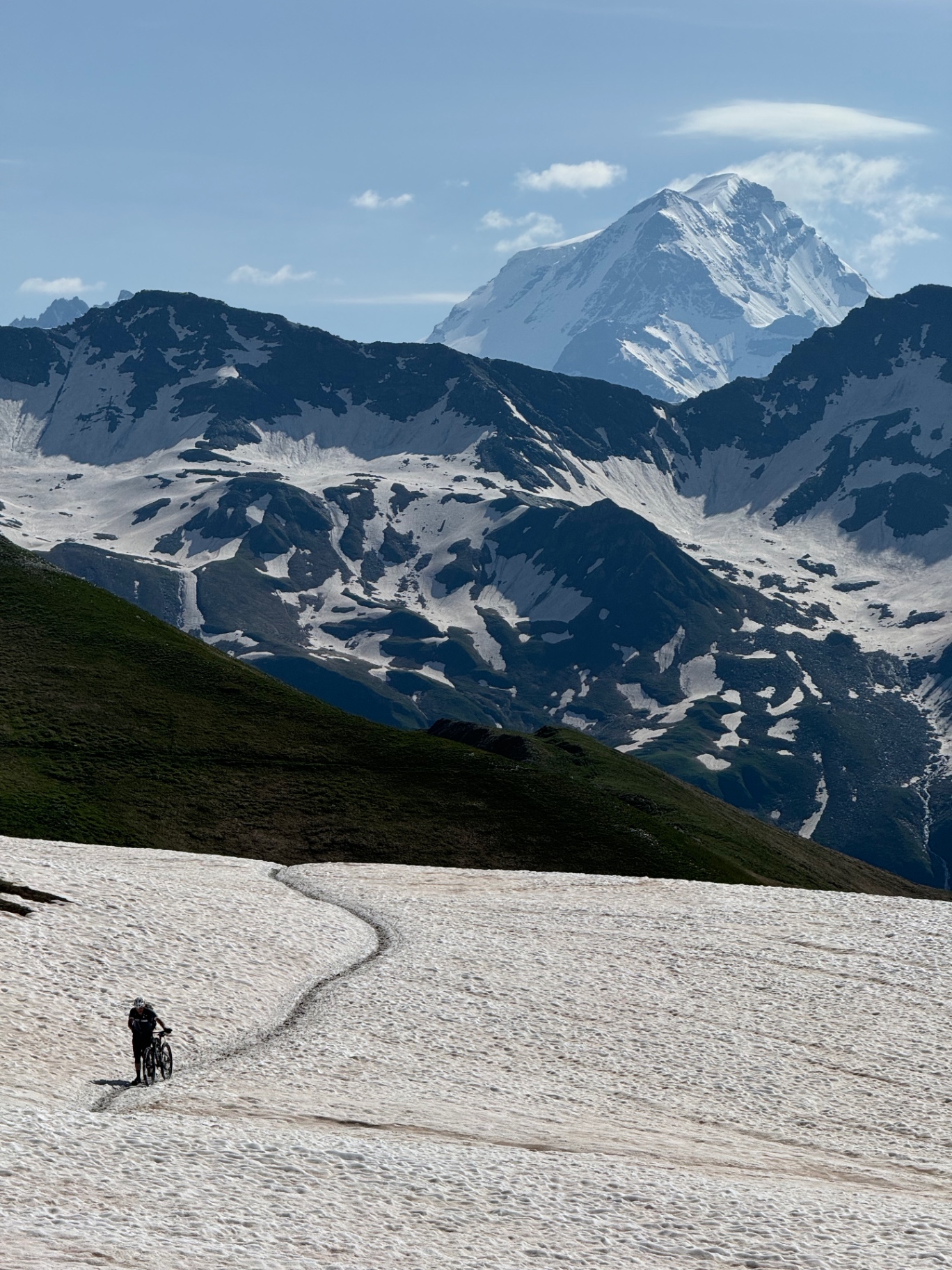 Traversée d'un névé en altitude